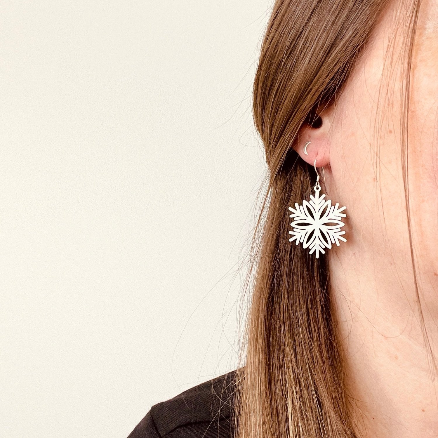 Winter Elegant Snowflake Earrings