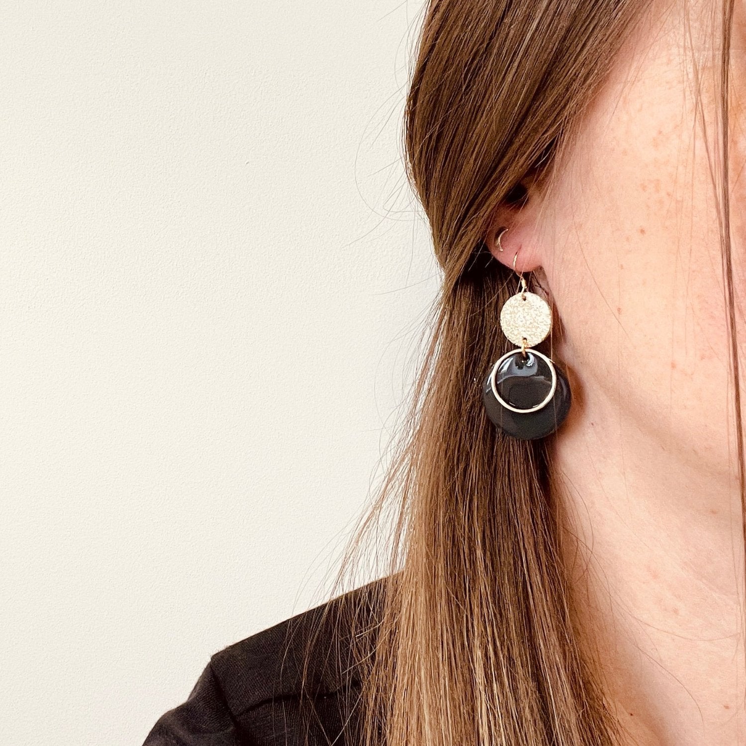 Winter Neptune Earrings Soot Black