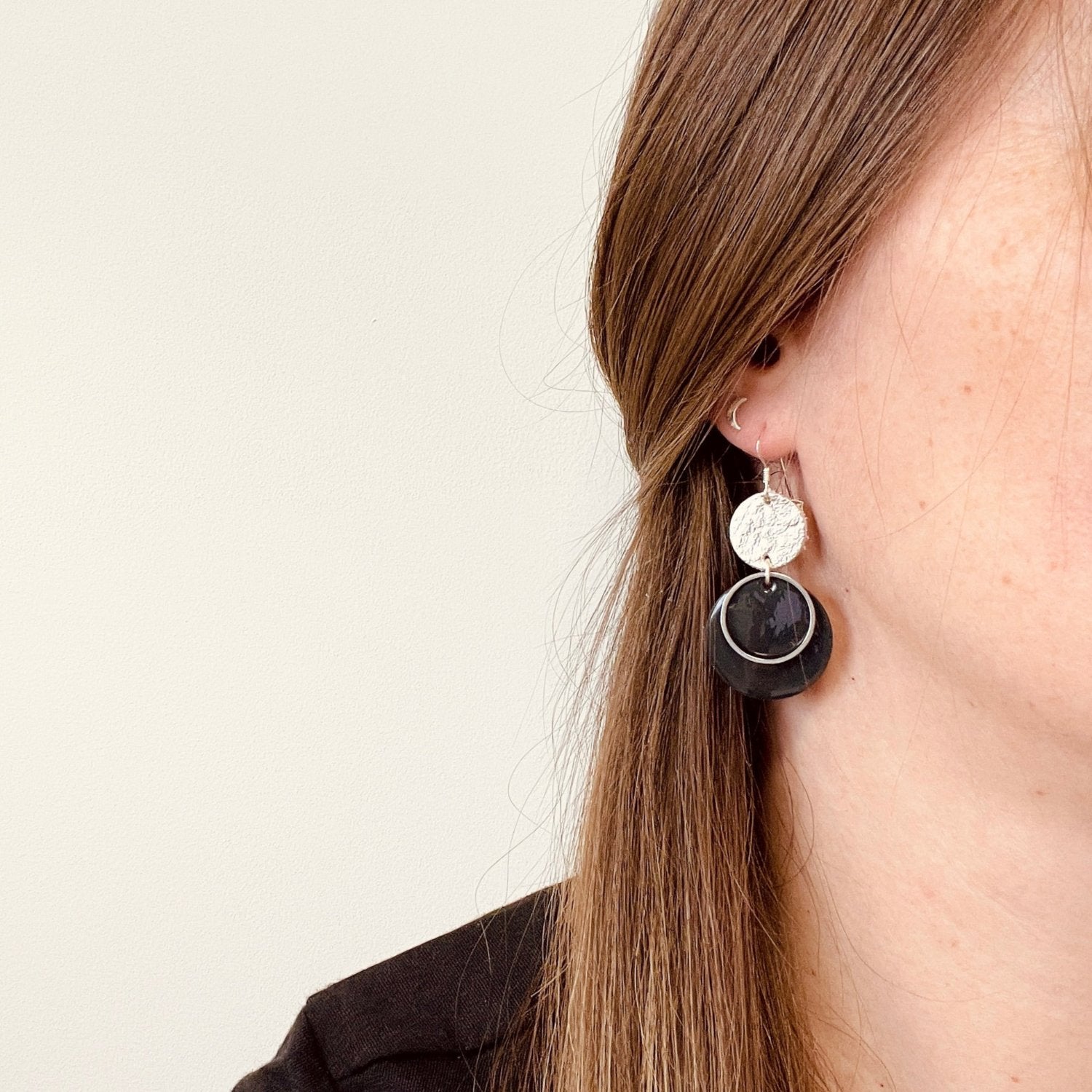 Winter Neptune Earrings Soot Black